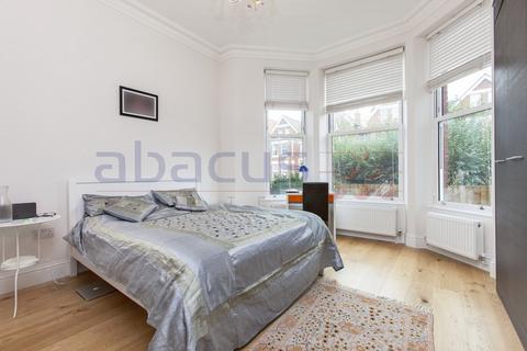 2 bedroom flat to rent, Minster Road, London NW2