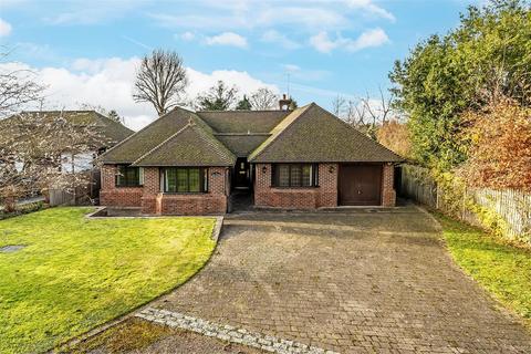 Oak Lodge Highlands Road, Leatherhead, KT22 8NJ