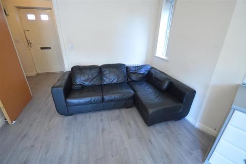 4 bedroom townhouse to rent, Pickering Street, Manchester M15