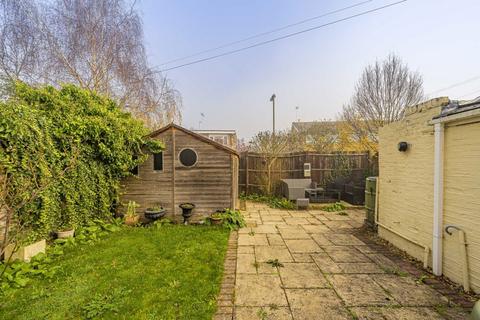 3 Forge Lane, Sunbury-on-thames, TW16 6EE