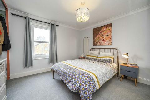 3 Forge Lane, Sunbury-on-thames, TW16 6EE