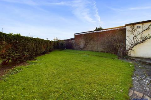 3 bedroom end of terrace house for sale, Grange Avenue, Filey