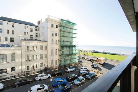 2 bedroom penthouse to rent, Queens Gardens, East Sussex BN3