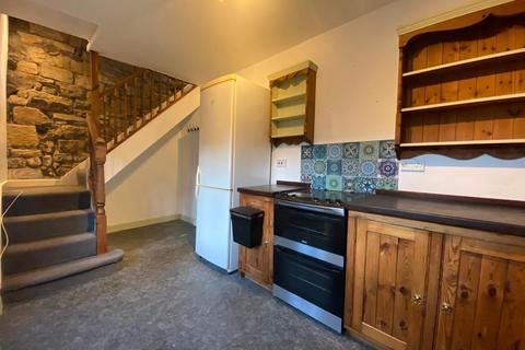 3 bedroom terraced house to rent, New Street, Brookhouse, Lancaster