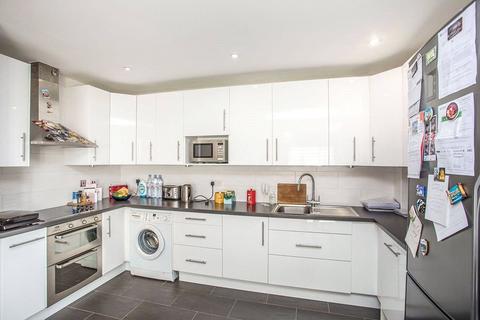 2 bedroom flat for sale, The Gateway, Watford WD18