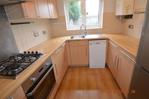 4 bedroom house to rent, Royce Road, Manchester M15