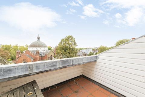 3 bedroom flat to rent, Randolph Avenue Maida Vale W9