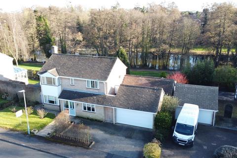 4 bedroom detached house for sale, Lakeside, Newent GL18