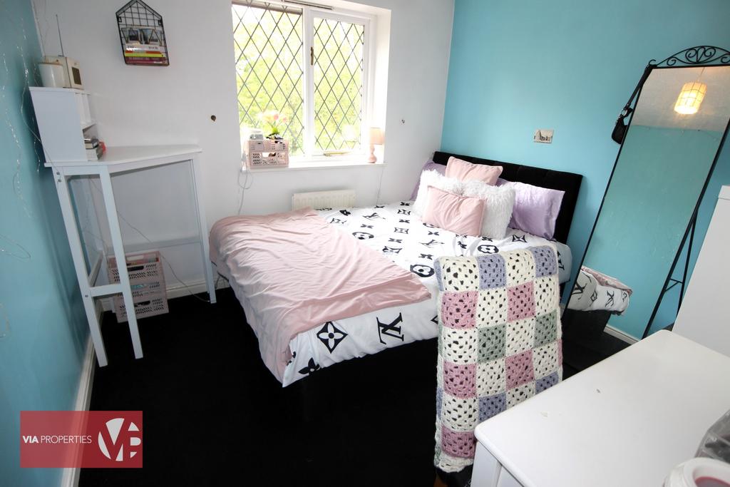 12 Church View Broxbourne EN10 7 AB via...