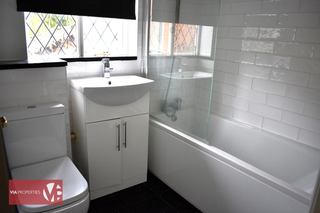 12 Church View Broxbourne EN10 7 AB via...