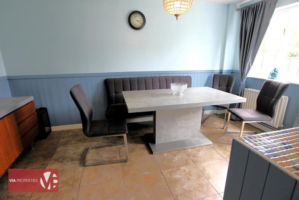 12 Church View Broxbourne EN10 7 AB via...