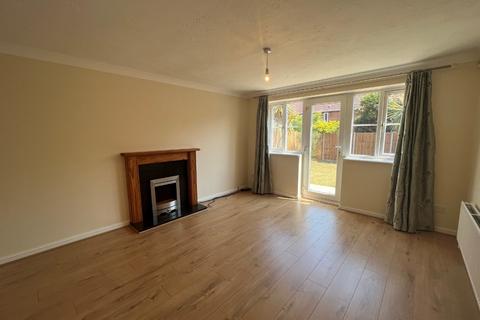 2 bedroom semi-detached house to rent, Aster Close, Abington, Northampton, NN3 3XG