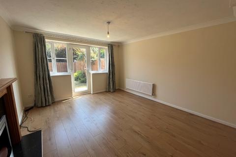 2 bedroom semi-detached house to rent, Aster Close, Abington, Northampton, NN3 3XG