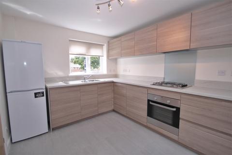 3 bedroom end of terrace house to rent, Valley Road, Uxbridge