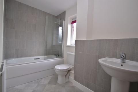 3 bedroom end of terrace house to rent, Valley Road, Uxbridge