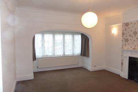 2 bedroom flat to rent, Kendall Avenue, South Croydon CR2