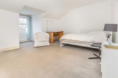 2 bedroom flat to rent, Church Road, Teddington TW11