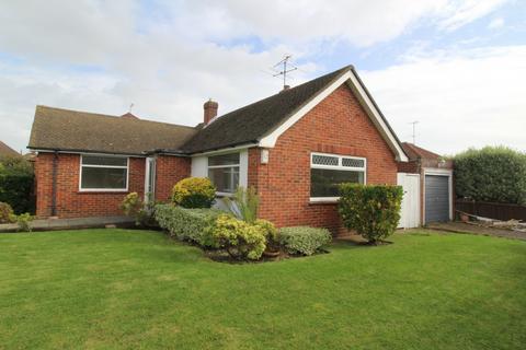 2 bedroom detached bungalow to rent, Worthing BN14