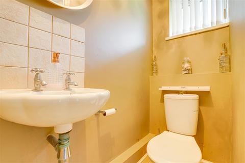 15 Bakewell Drive, Nottingham, NG5 9AB