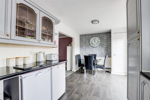 15 Bakewell Drive, Nottingham, NG5 9AB