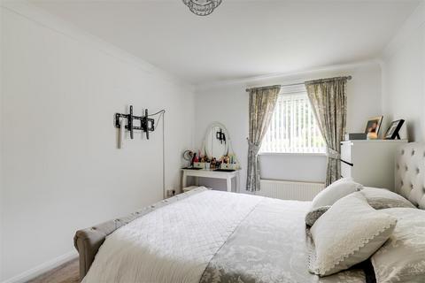 15 Bakewell Drive, Nottingham, NG5 9AB