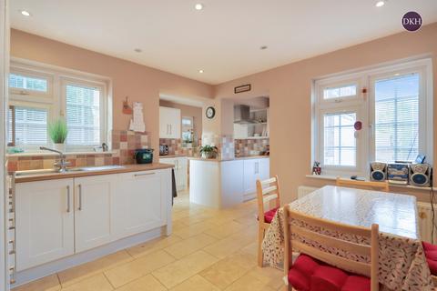 4 bedroom detached house for sale, Kildonan Close, Hertfordshire WD17