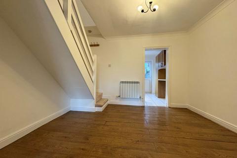 2 bedroom terraced house to rent, Pitt street, Macclesfield