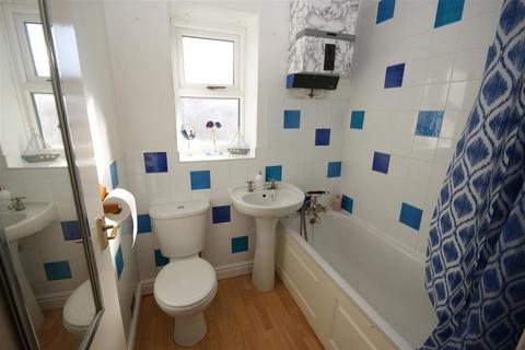 1 bedroom terraced house to rent, Back Charles Street, Brighouse