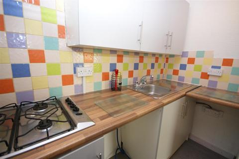 1 bedroom terraced house to rent, Back Charles Street, Brighouse