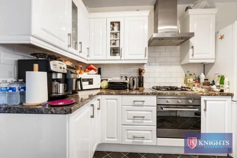 49 Thackeray Avenue, London, N17 9DT