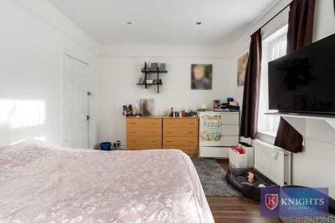 49 Thackeray Avenue, London, N17 9DT