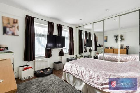 49 Thackeray Avenue, London, N17 9DT