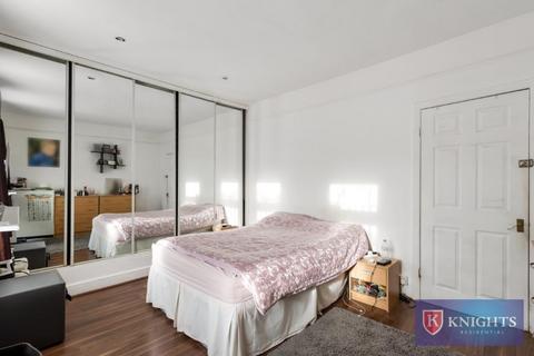 49 Thackeray Avenue, London, N17 9DT