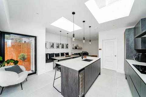8 Brindwood Road, London, E4 8BH