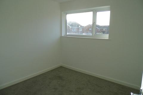 2 bedroom flat to rent, Hythe Avenue, Crewe, Cheshire, CW1