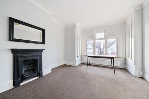 2 bedroom apartment for sale, East End Road, London, N2