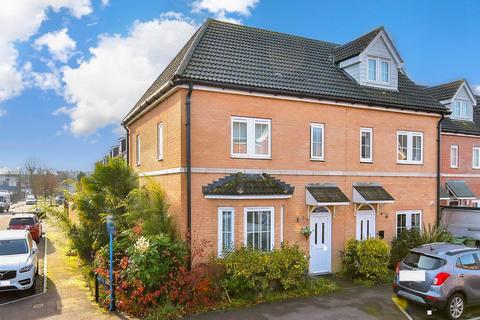 38 Britten Avenue, Basildon, SS14 3SR