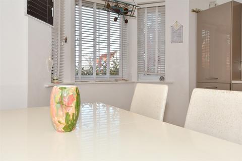 38 Britten Avenue, Basildon, SS14 3SR