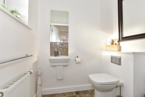 38 Britten Avenue, Basildon, SS14 3SR