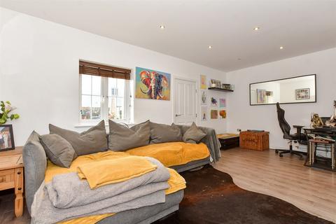 38 Britten Avenue, Basildon, SS14 3SR