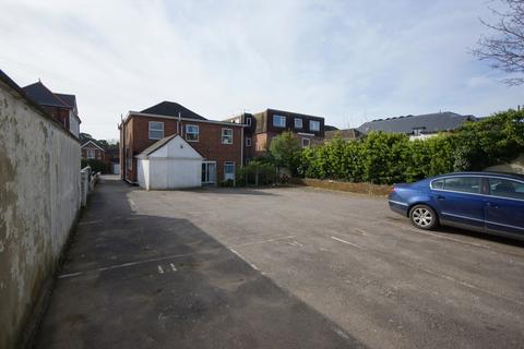 Studio to rent, Flat 10, Harkwood Court, 179 Bournemouth Road, Bournemouth, Dprset