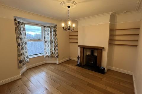 2 bedroom semi-detached house to rent, Gatacre Road, Oswestry