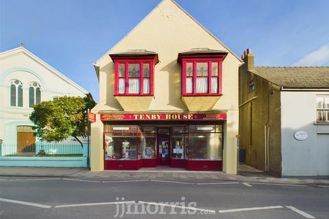 Shop to rent, Tenby House, 40 West Street, Fishguard