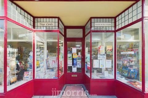 Shop to rent, Tenby House, 40 West Street, Fishguard