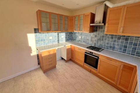 3 bedroom terraced house to rent, Hamworthy