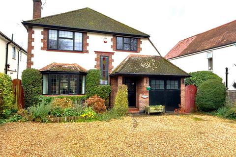 4 bedroom detached house for sale, School Lane, Addlestone KT15