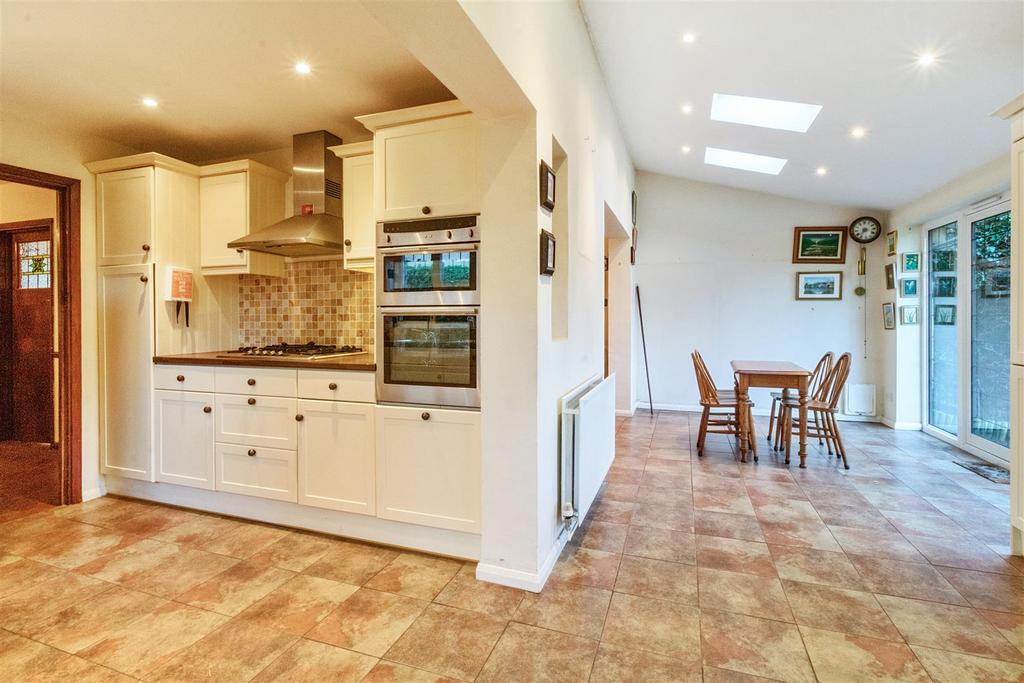 Kitchen / breakfast room