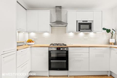 23 Caxton Road, Hoddesdon, EN11 9PD