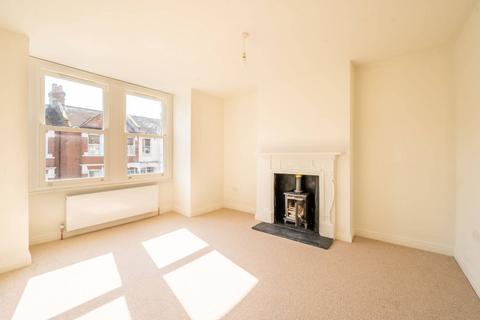 3 bedroom flat for sale, Bickley Street, Tooting, London, SW17