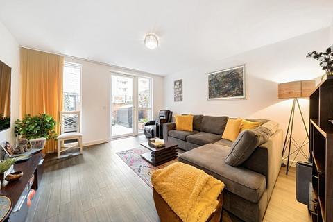 3 bedroom flat for sale, Whelan Road, Acton